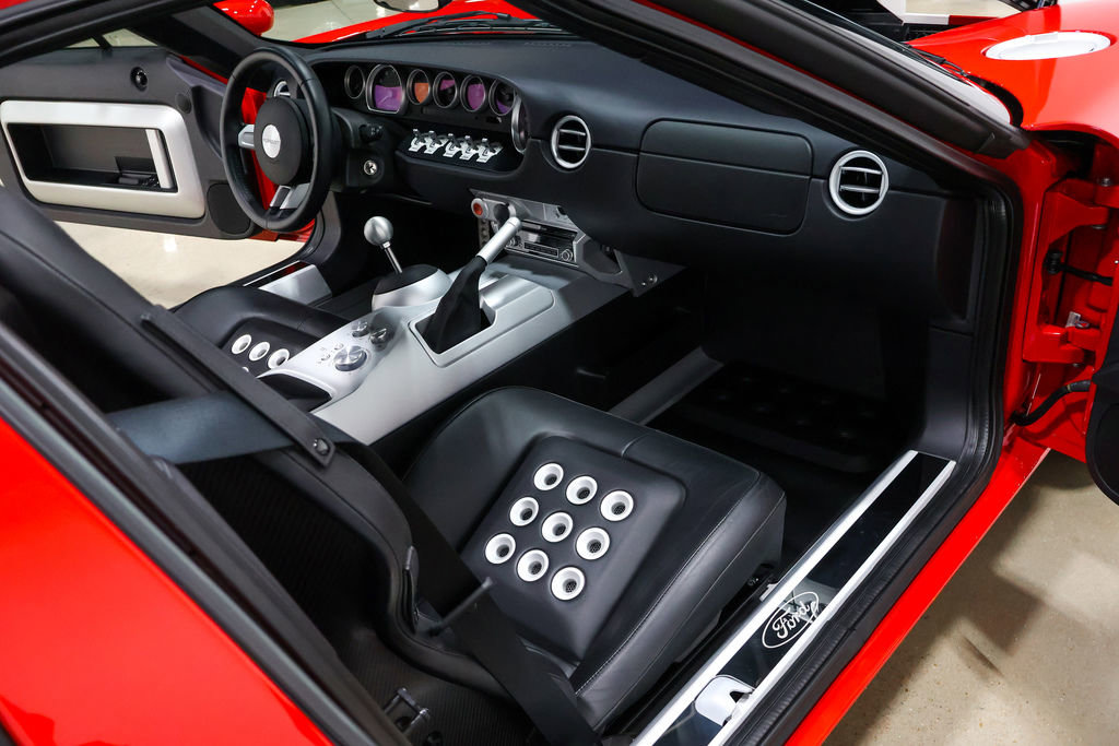 Used 2006 Ford GT RWD image 38