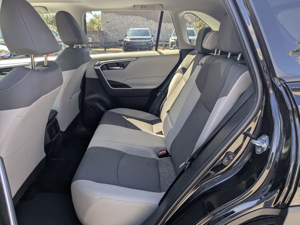 Used 2025 Toyota RAV4 XLE w/ Convenience Package image 10