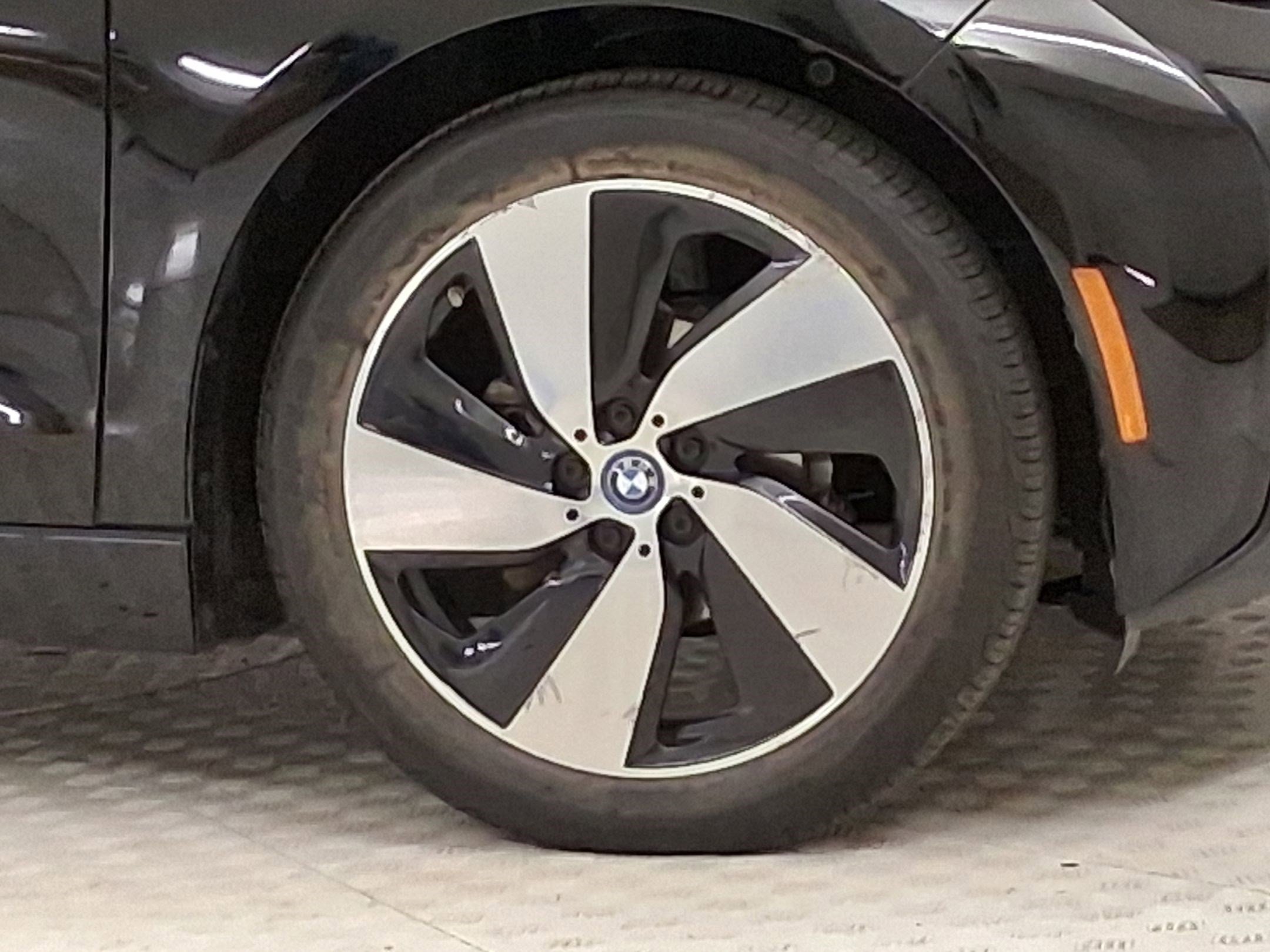 Used 2016 BMW i3 4dr HB w/Range Extender image 9