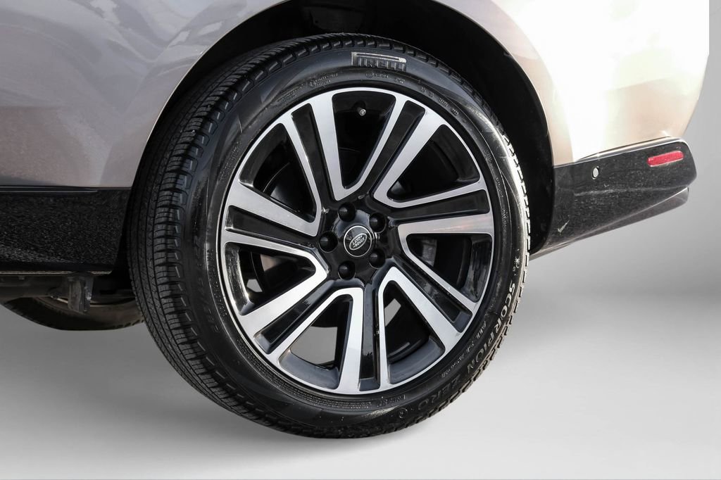 Used 2023 Land Rover Range Rover SE image 64