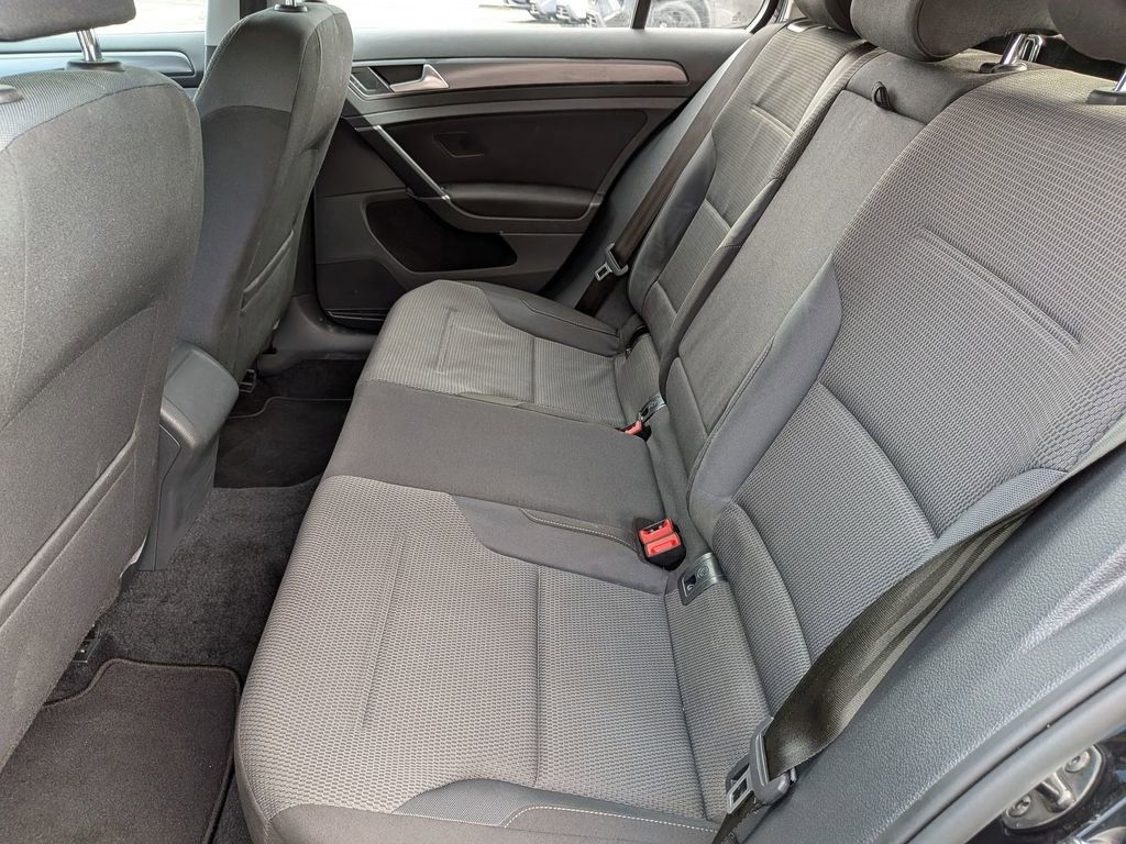 Used 2018 Volkswagen Golf S FWD image 25