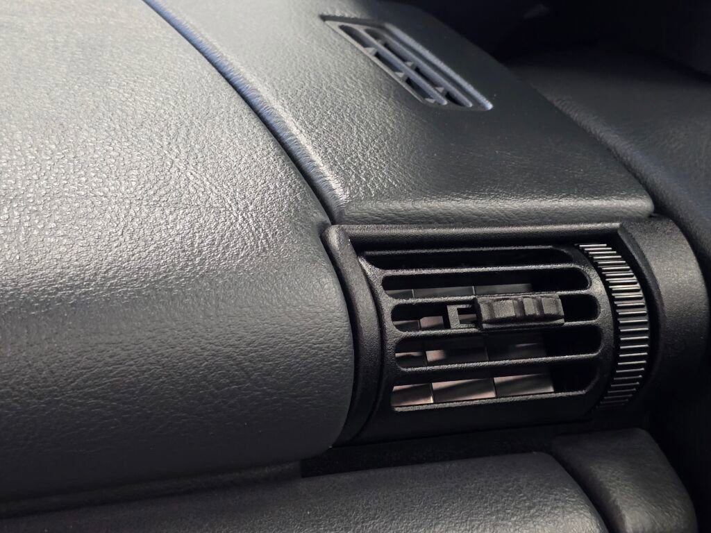 Used 1993 Chevrolet Camaro Z28 image 71