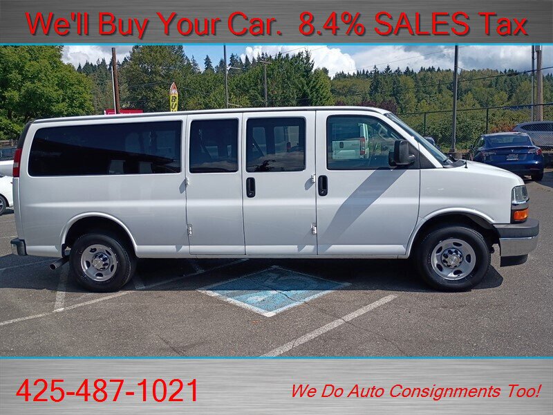 Used 2017 Chevrolet Express 3500 LT w/ LT Preferred Equipment Group RWD image 5