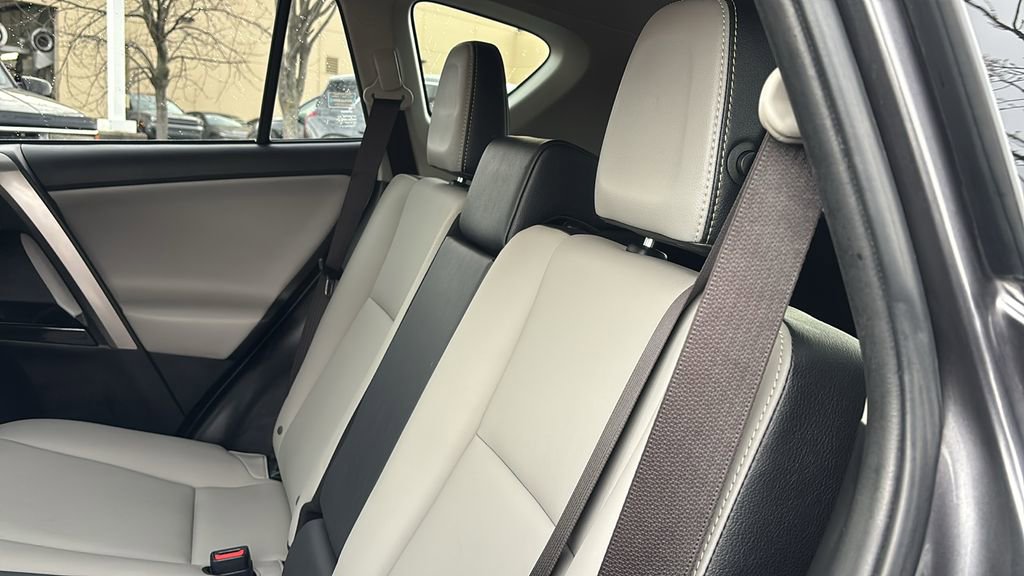Used 2018 Toyota RAV4 Limited image 30