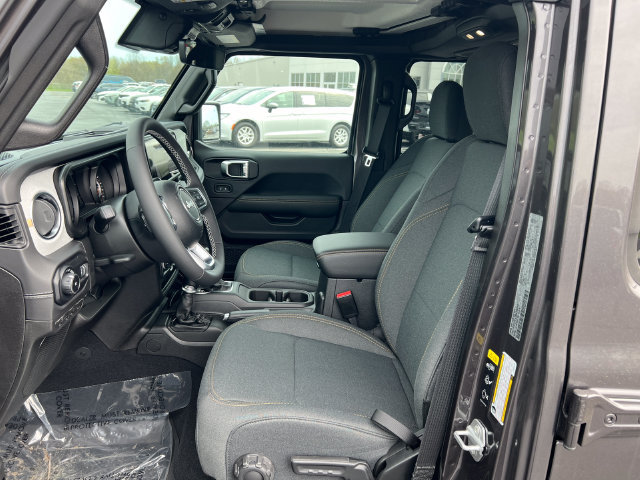 New 2025 Jeep Wrangler Unlimited Sahara w/ Safety Group AWD/4WD image 4