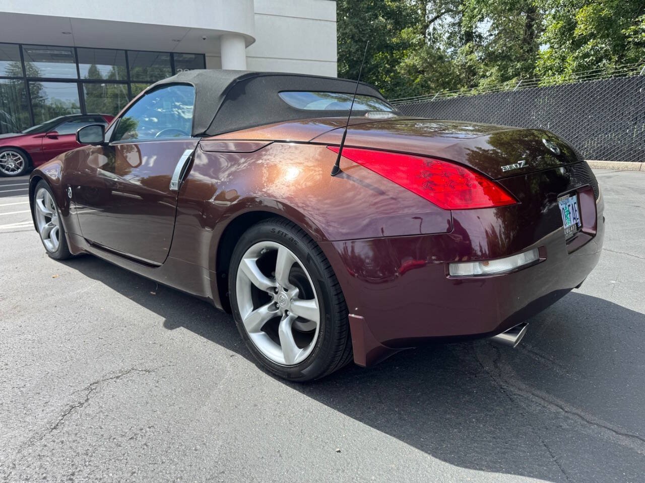 Used 2006 Nissan 350Z Touring RWD image 6