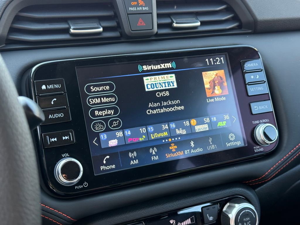 New 2025 Nissan Versa SR w/ Trunk Package image 10