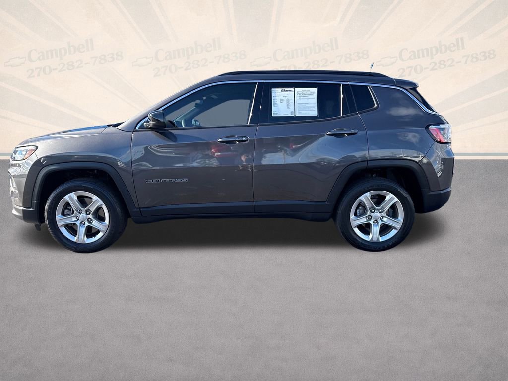 Used 2023 Jeep Compass Latitude image 2