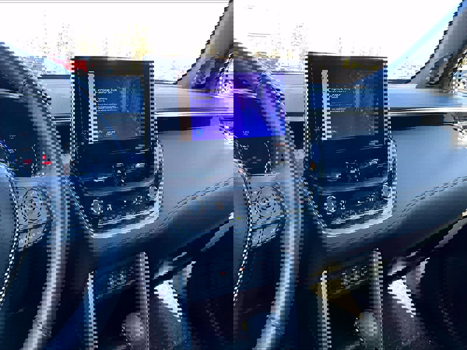 Used 2023 Toyota Corolla Cross XSE w/ Convenience Package image 18