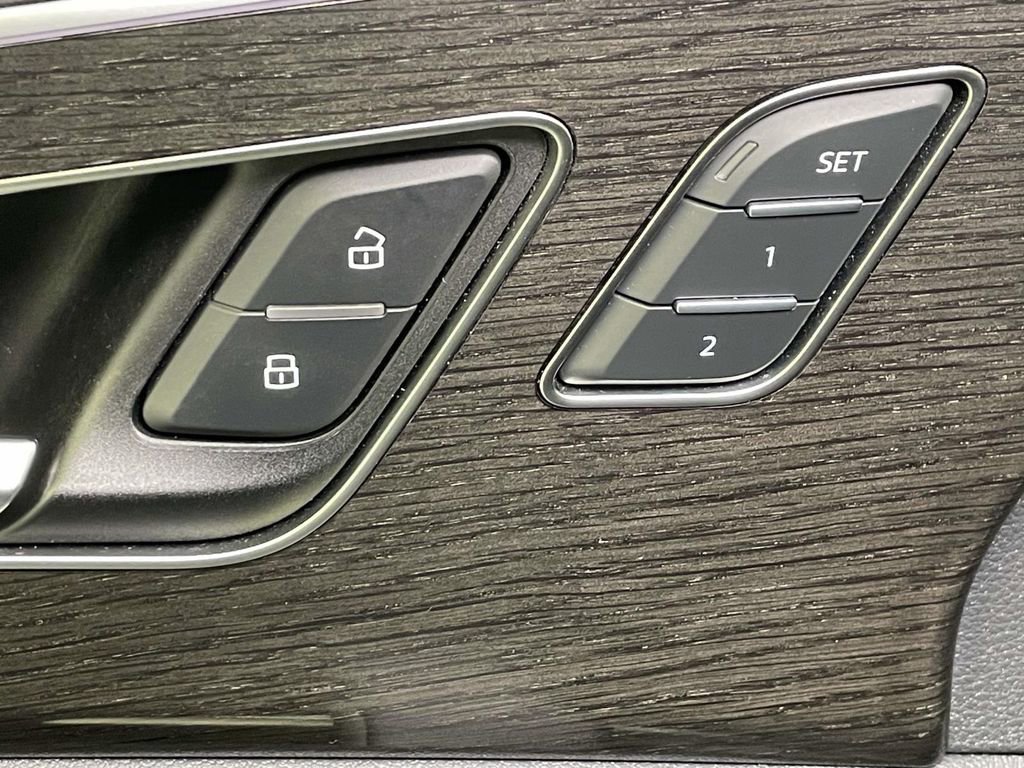 Certified 2025 Audi Q7 3.0T Premium Plus image 37