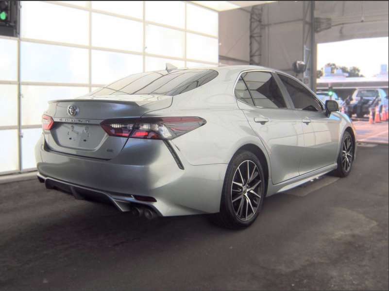 Used 2024 Toyota Camry SE FWD image 2