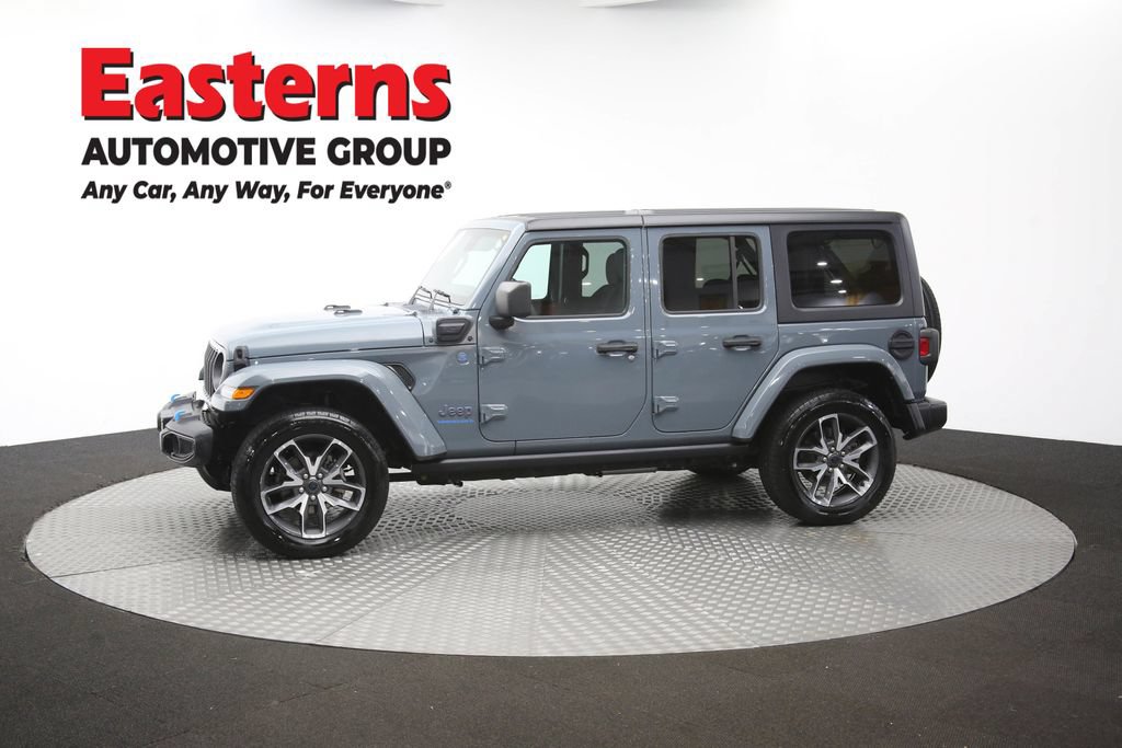 Used 2024 Jeep Wrangler Unlimited w/ Convenience Group AWD/4WD image 59