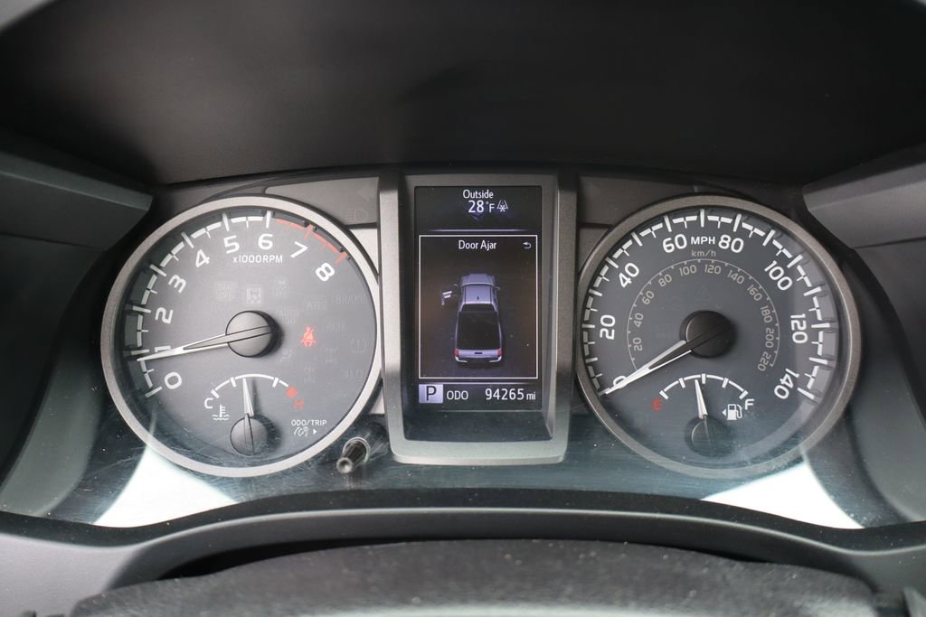 Used 2016 Toyota Tacoma TRD Off-Road image 14