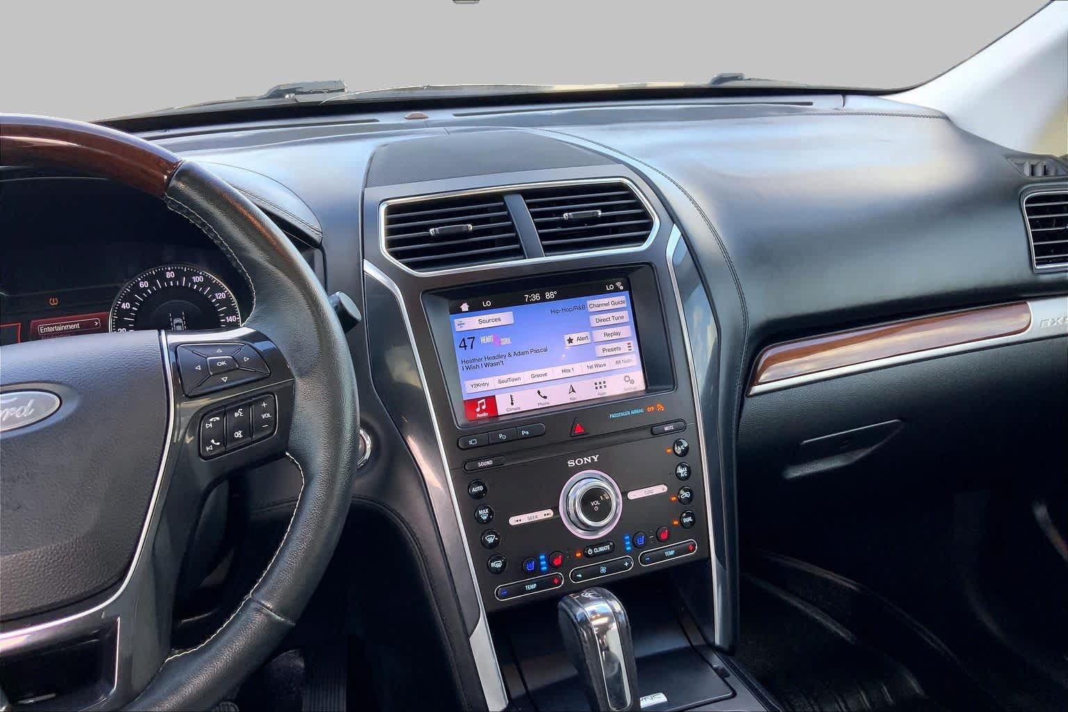 Used 2019 Ford Explorer Platinum AWD/4WD image 7