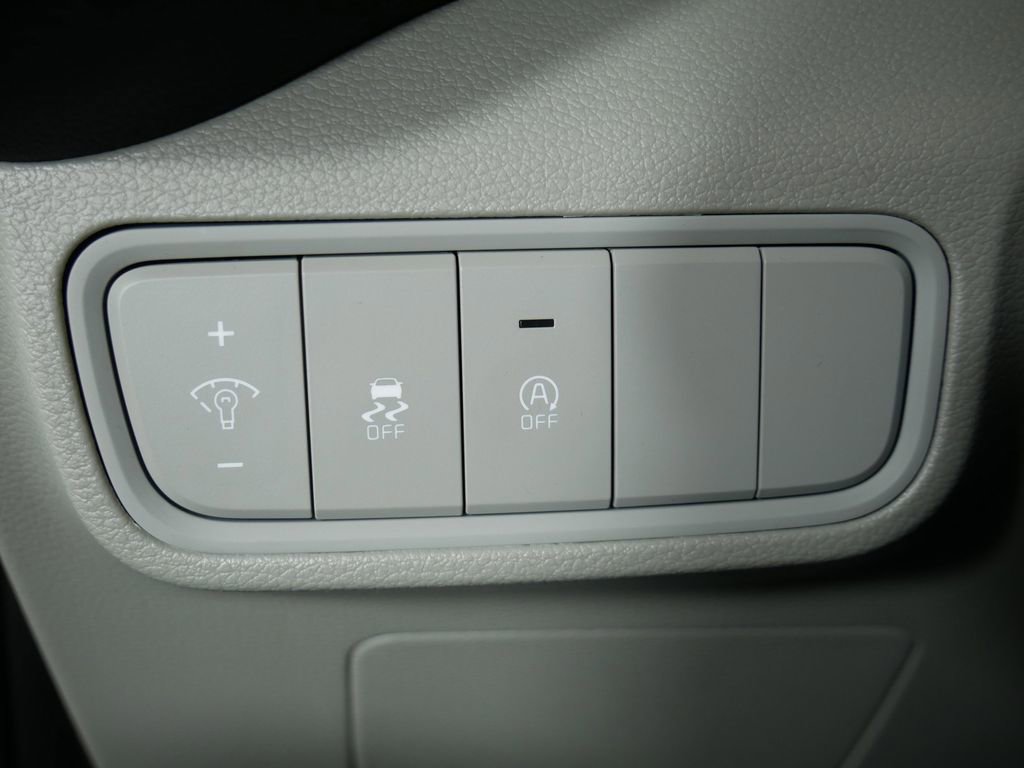 Certified 2025 Kia Soul LX FWD image 25