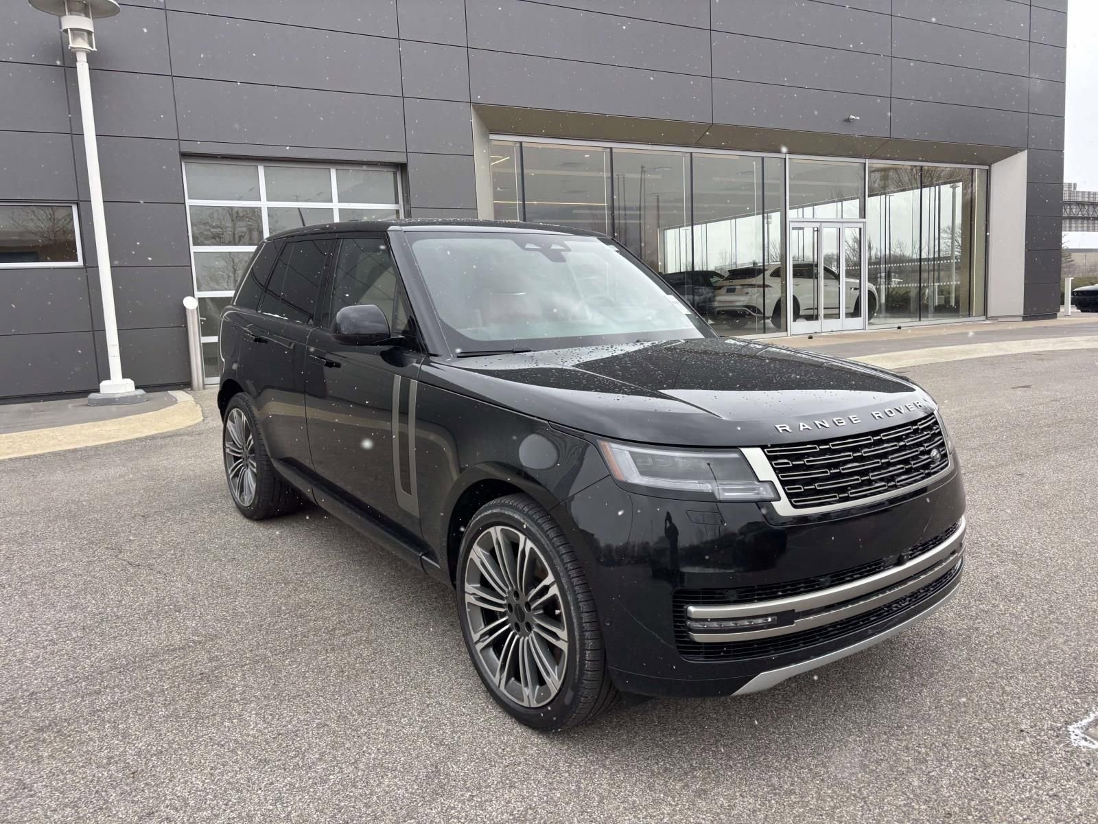 New 2026 Land Rover Range Rover SE image 3