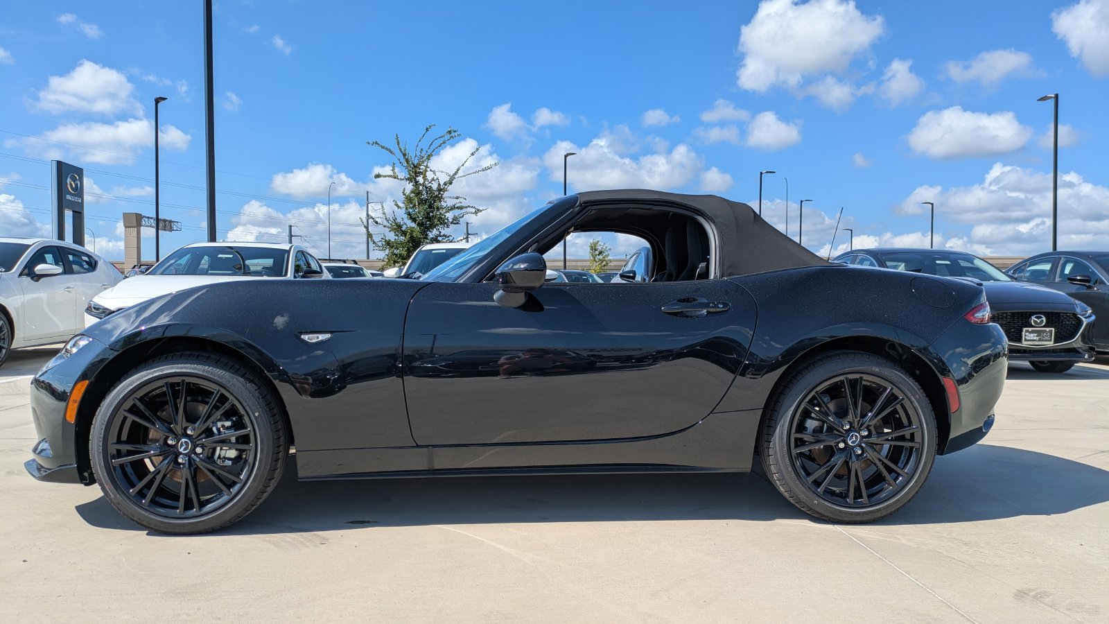 New 2026 MAZDA MX-5 Miata Club w/ Interior Package RWD image 5
