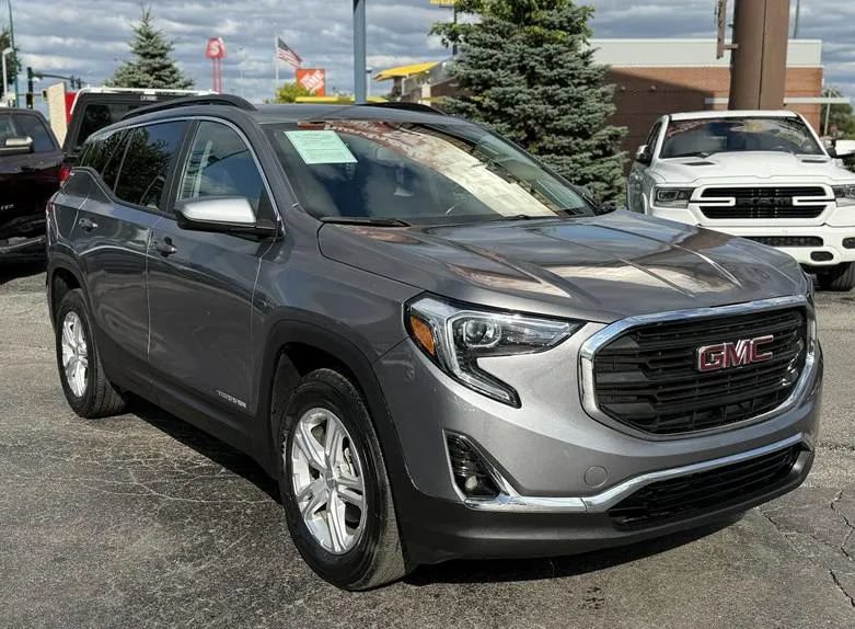 Used 2021 GMC Terrain SLE w/ Driver Convenience Package AWD/4WD image 3