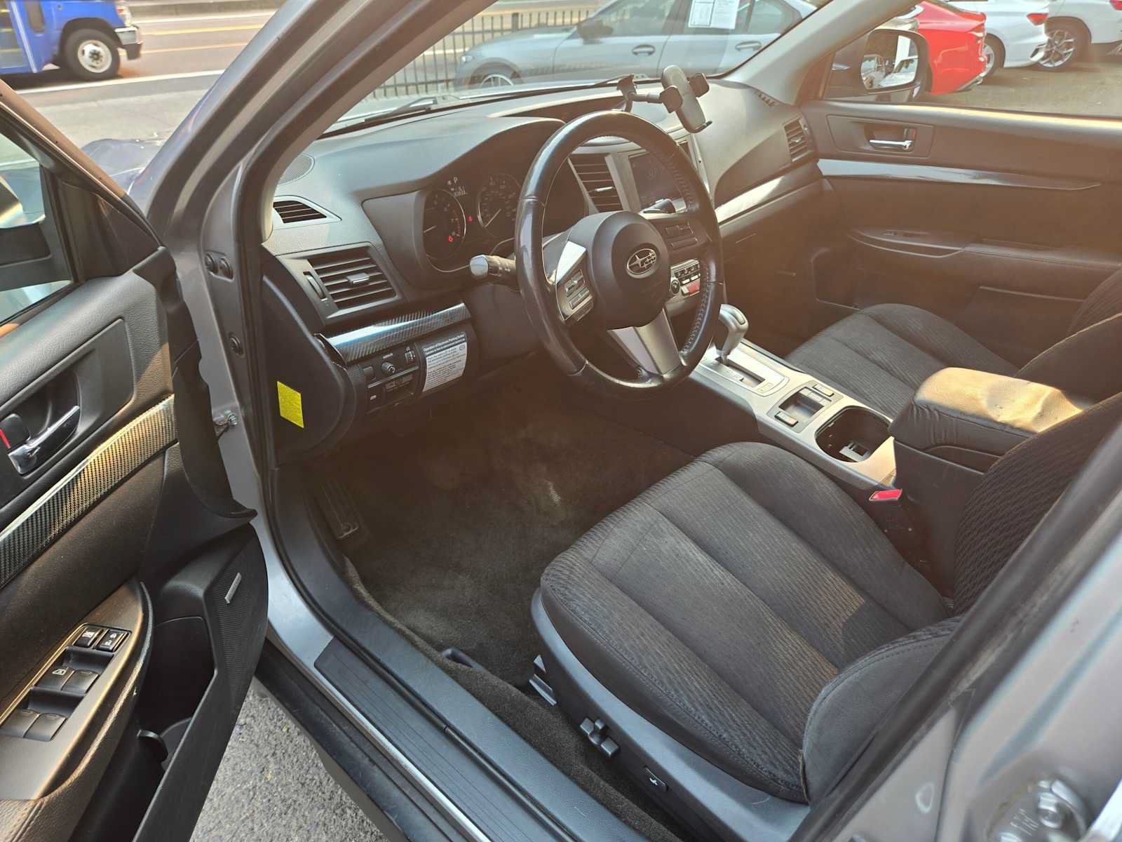 Used 2011 Subaru Outback 2.5i Premium AWD/4WD image 19