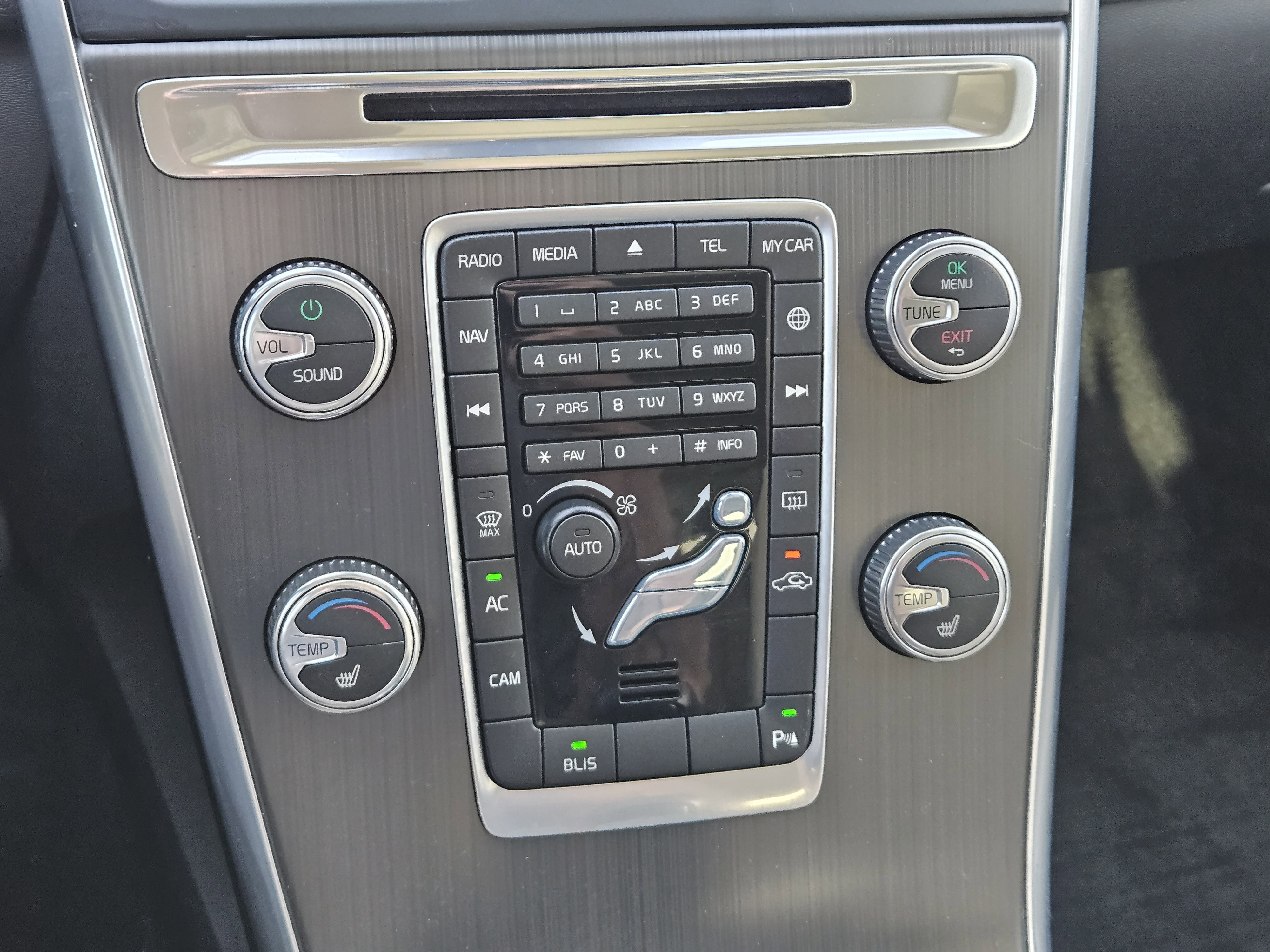 Used 2016 Volvo XC60 T5 Premier image 21