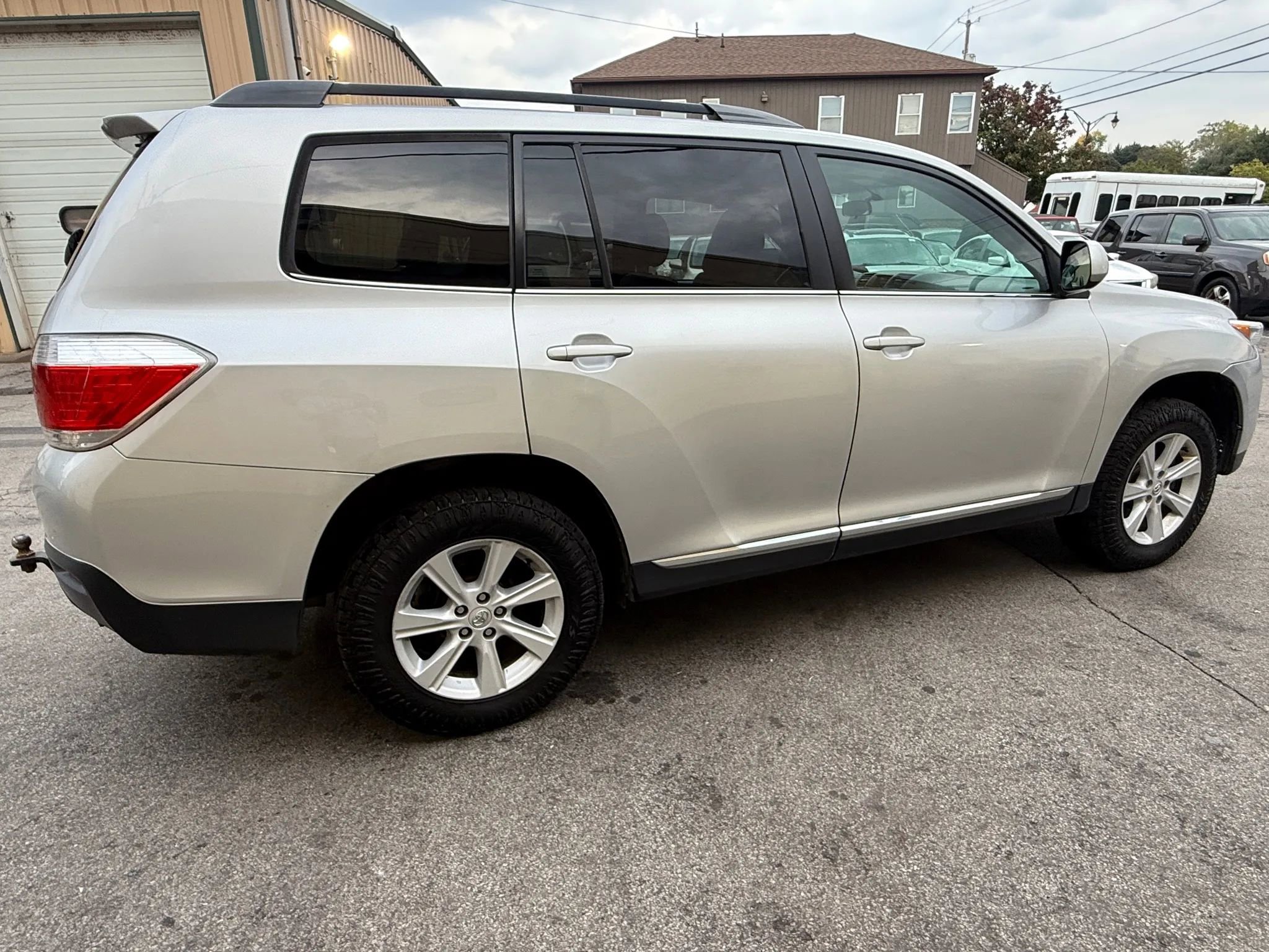 Used 2013 Toyota Highlander SE image 10