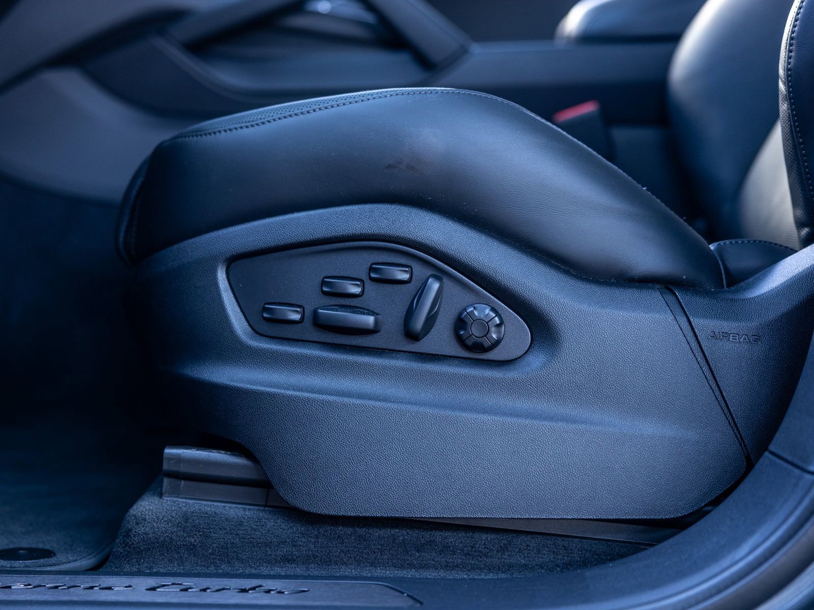 New 2026 Porsche Cayenne Turbo image 43