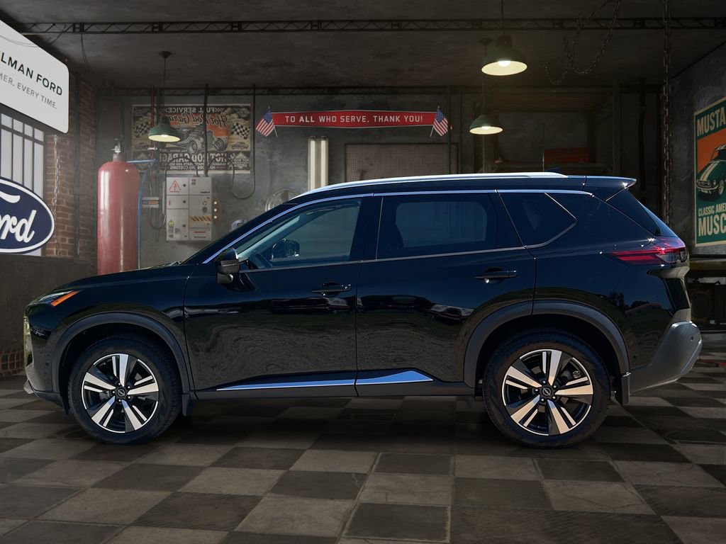 Used 2023 Nissan Rogue SL w/ SL Premium Package FWD image 3