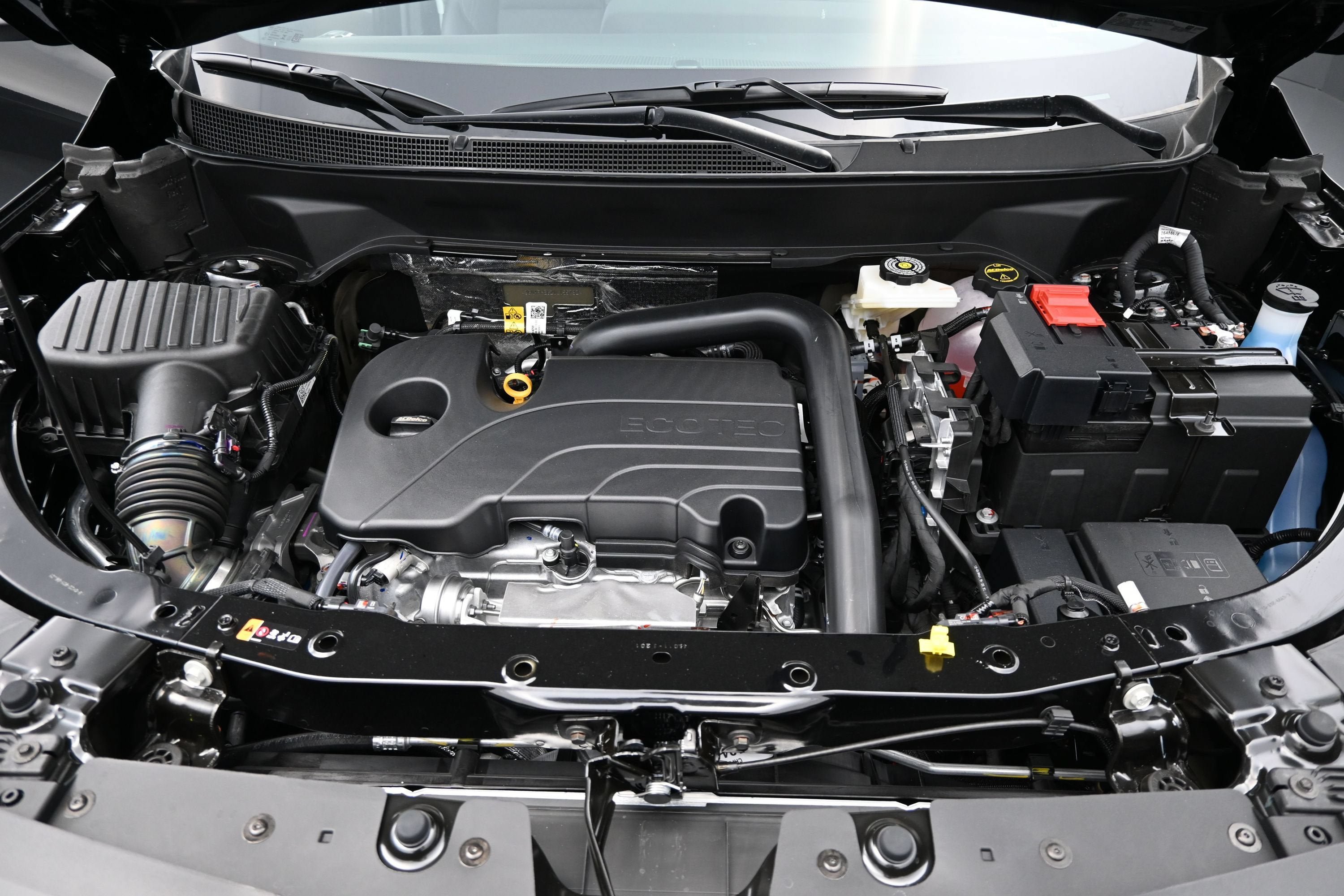 New 2027 Chevrolet Equinox LT w/ Convenience Package II FWD image 36