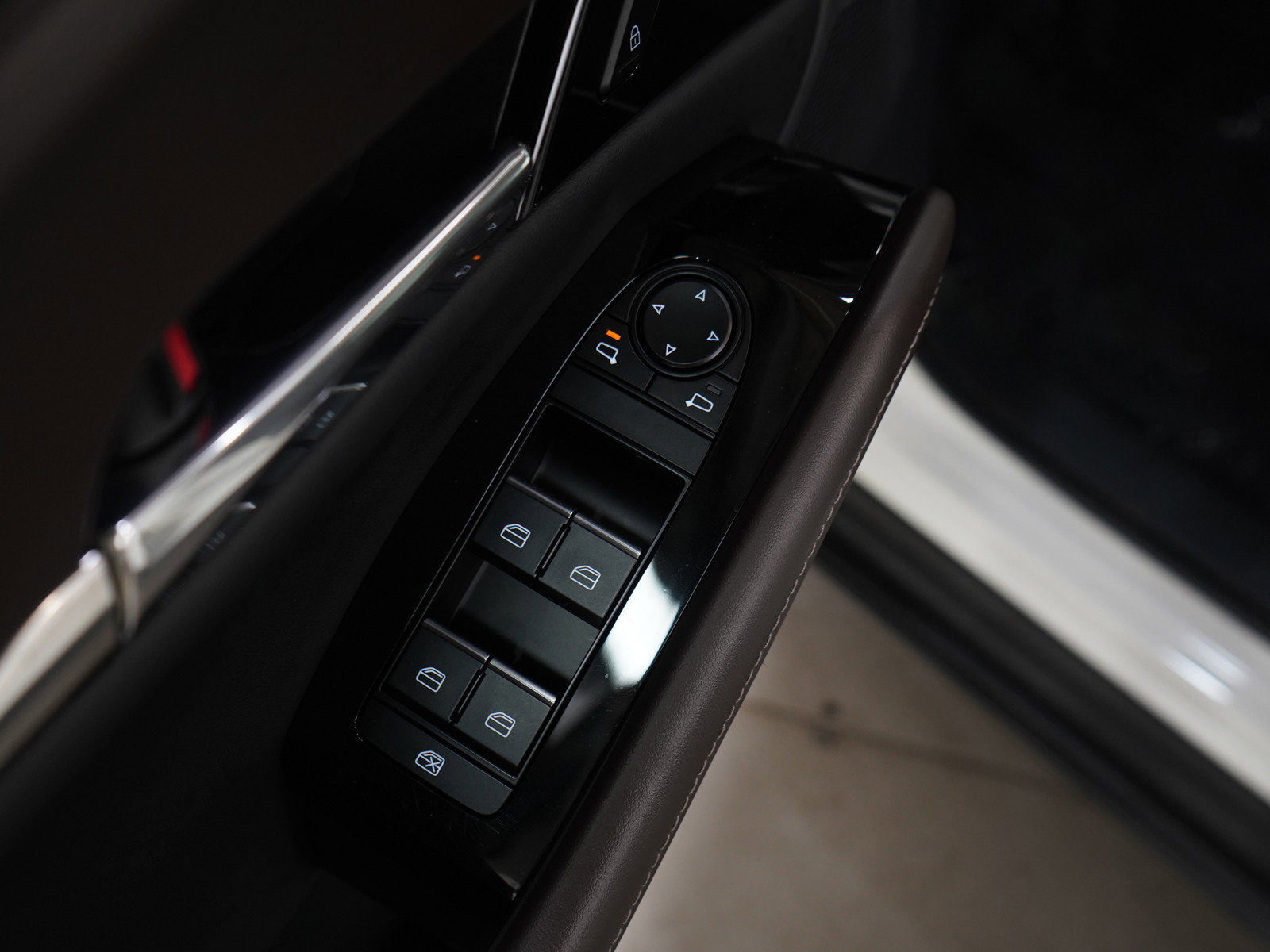 Used 2025 MAZDA CX-30 2.5 Turbo w/ Premium Plus Pkg image 21