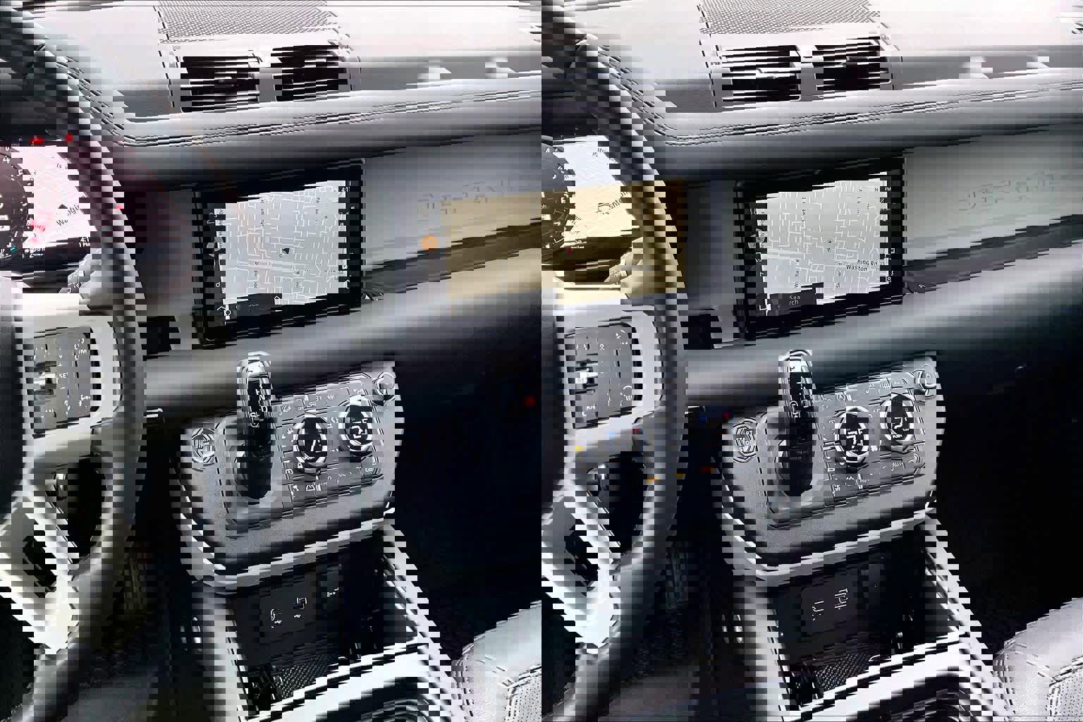 Used 2024 Land Rover Defender 110 S image 7