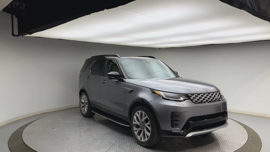 New 2026 Land Rover Discovery Limited Edition AWD/4WD image 8