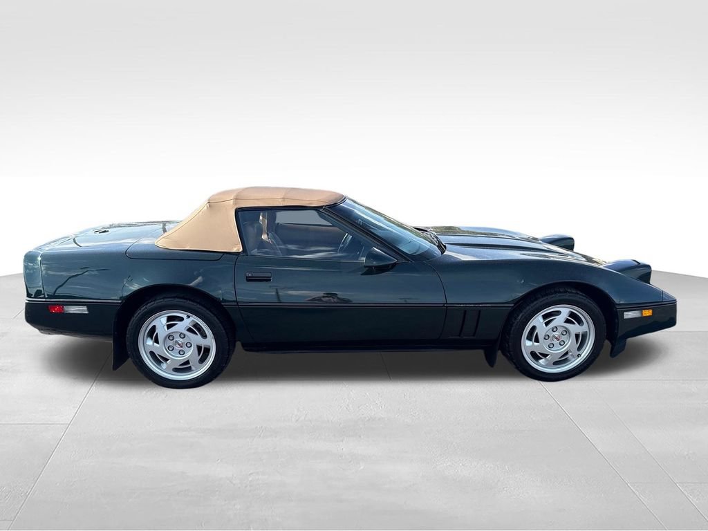 Used 1990 Chevrolet Corvette Convertible RWD image 2