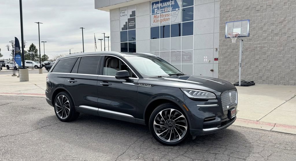 Used 2022 Lincoln Aviator Reserve w/ Equipment Group 201A image 2
