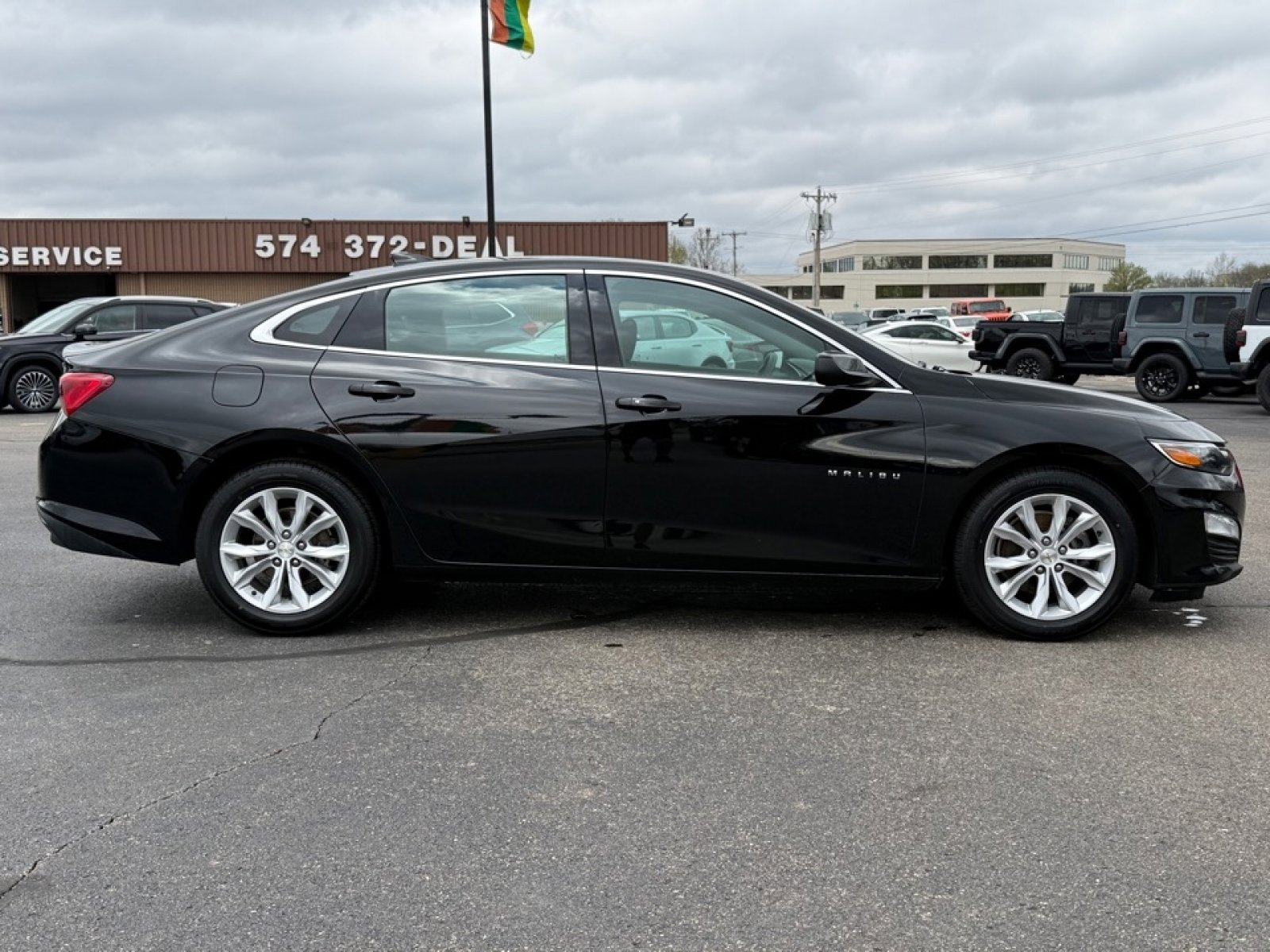 Used 2024 Chevrolet Malibu LT FWD image 9