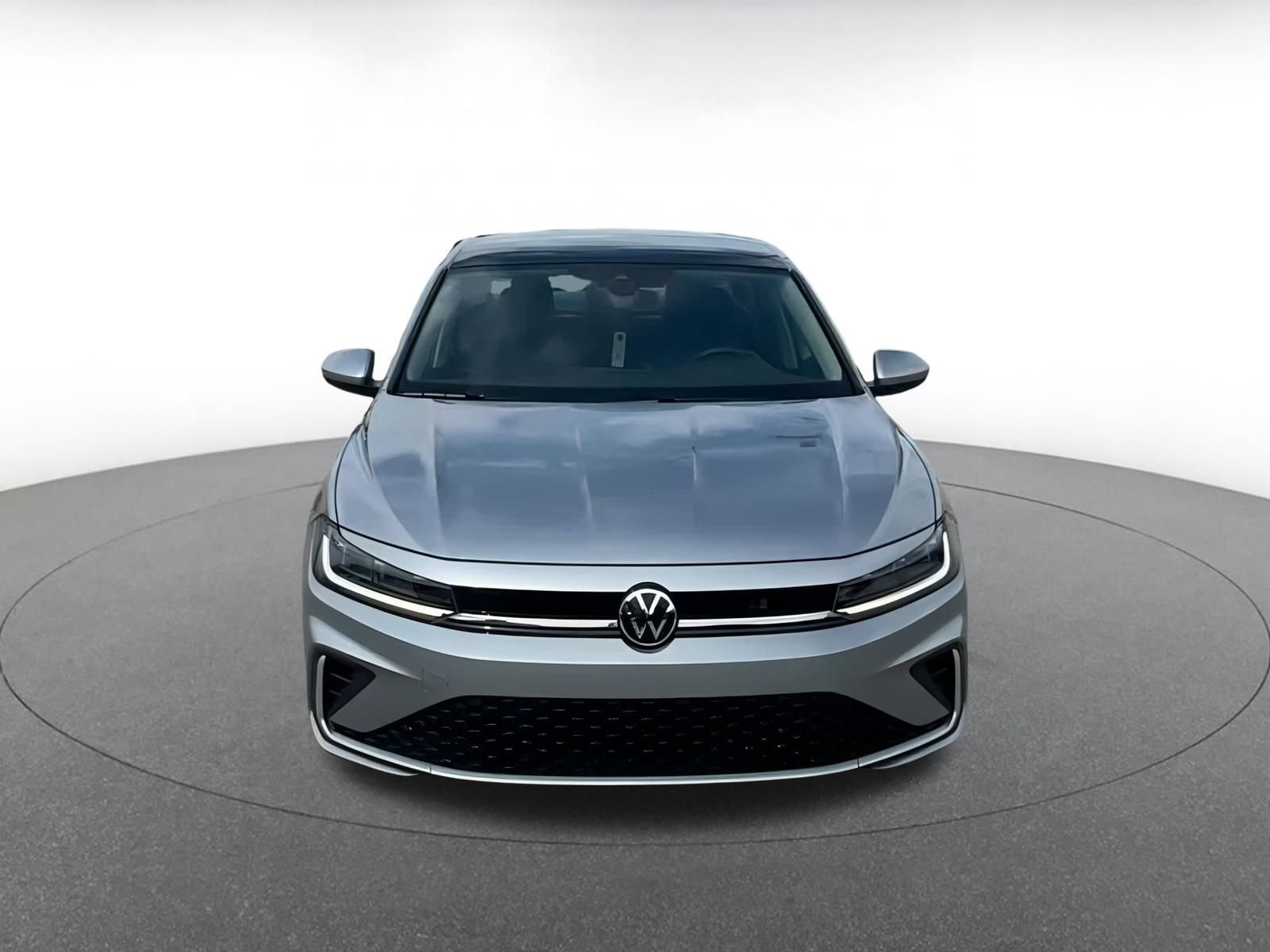 Used 2025 Volkswagen Jetta SE image 4