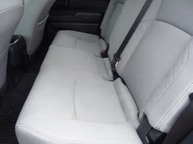 Used 2025 Toyota Tacoma SR5 AWD/4WD image 8