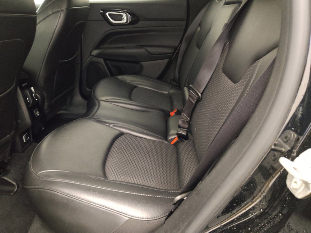 Used 2022 Jeep Compass Latitude FWD image 18