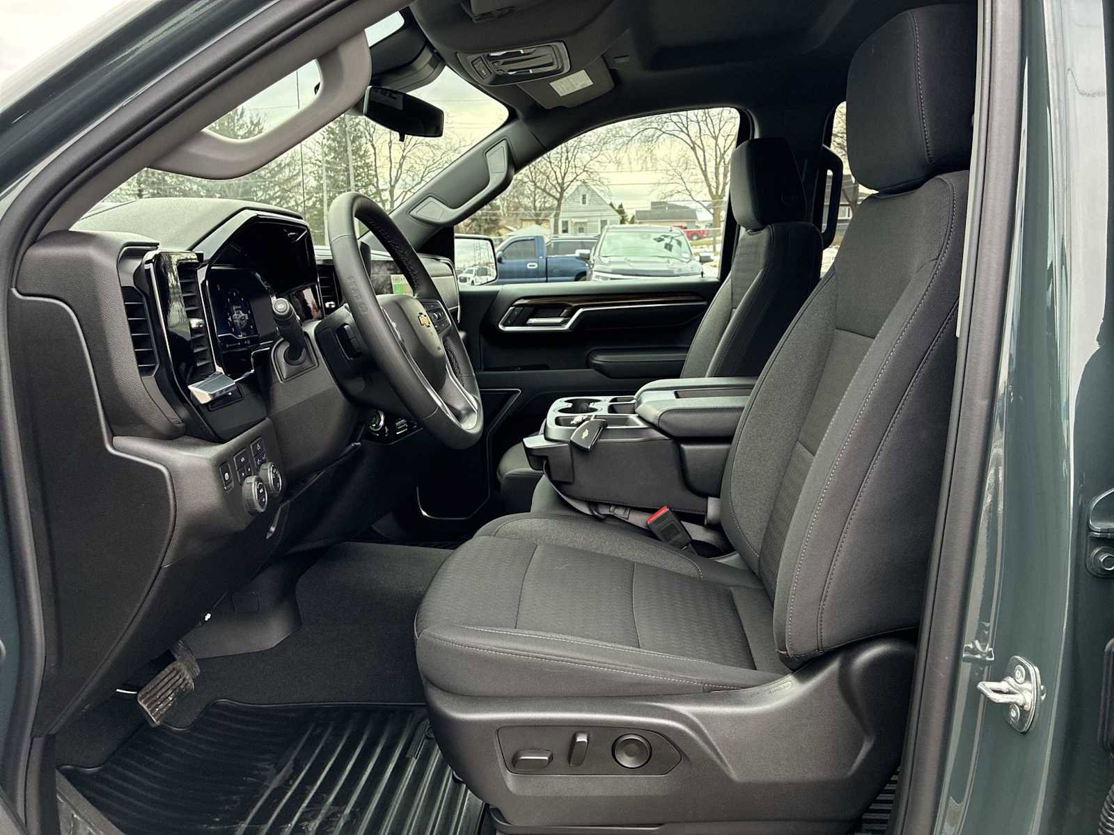 Used 2025 Chevrolet Silverado 1500 LT image 19