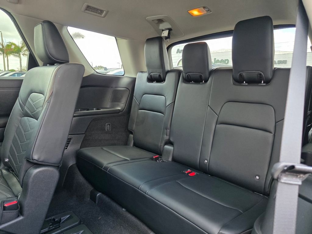 Used 2024 Nissan Pathfinder Platinum w/ Cargo Package image 18