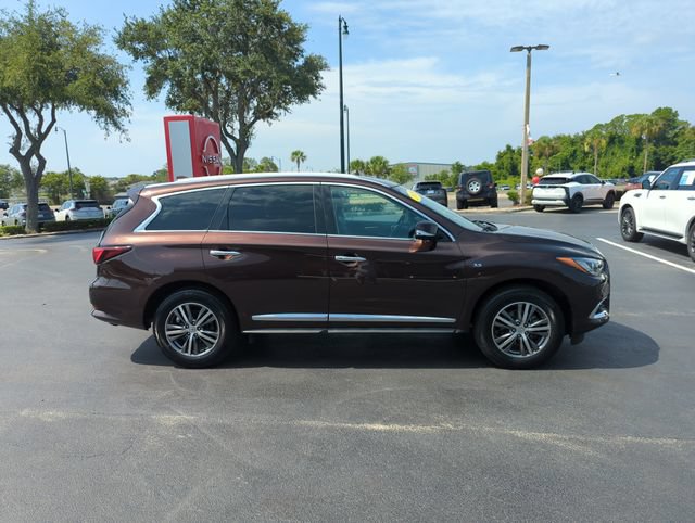 Used 2020 INFINITI QX60 Luxe w/ Essential Package AWD/4WD image 3