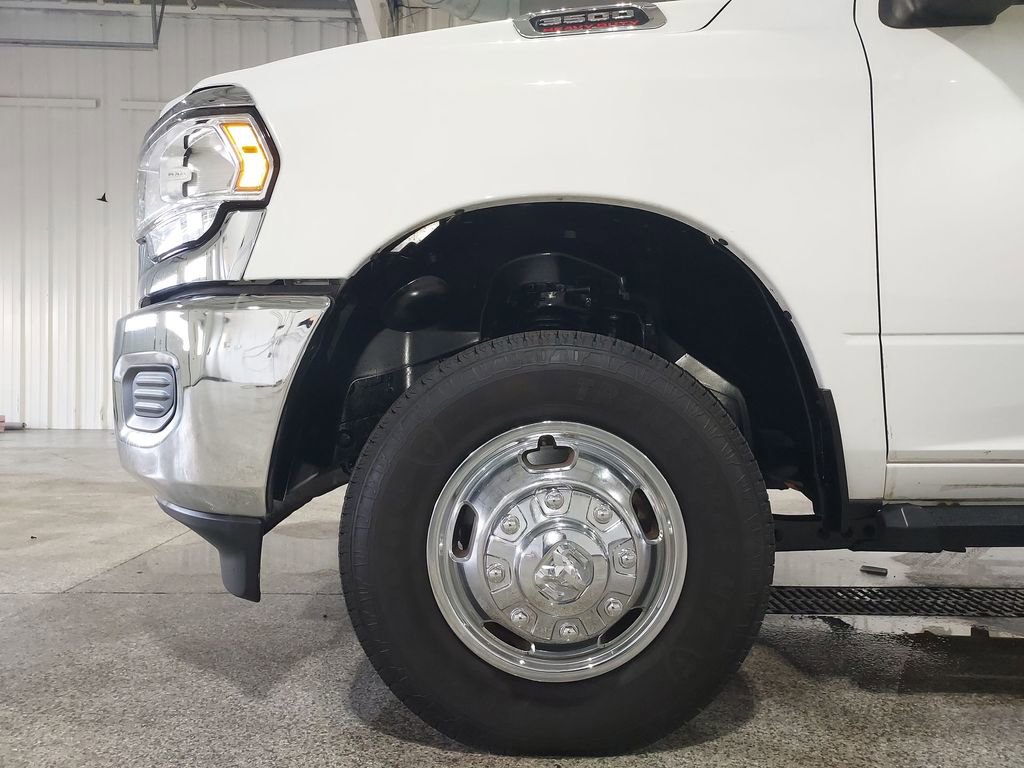 Used 2023 RAM 3500 Tradesman image 16