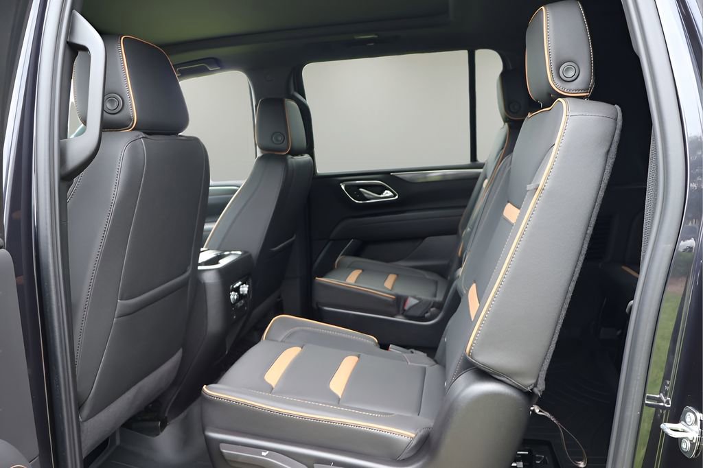 Used 2024 GMC Yukon XL AT4 w/ AT4 Premium Package AWD/4WD image 14