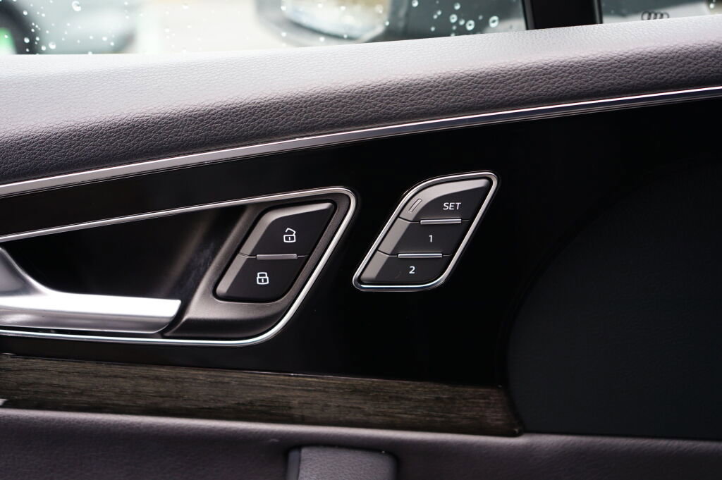 Used 2018 Audi Q7 3.0T Premium Plus w/ Premium Plus Package image 13
