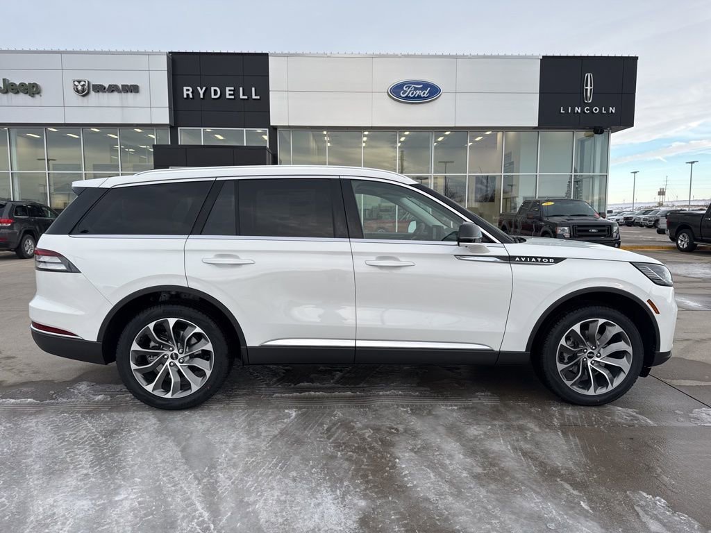 New 2026 Lincoln Aviator Reserve w/ Illumination Package AWD/4WD image 2