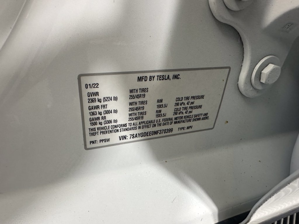 Used 2022 Tesla Model Y Long Range AWD/4WD image 32
