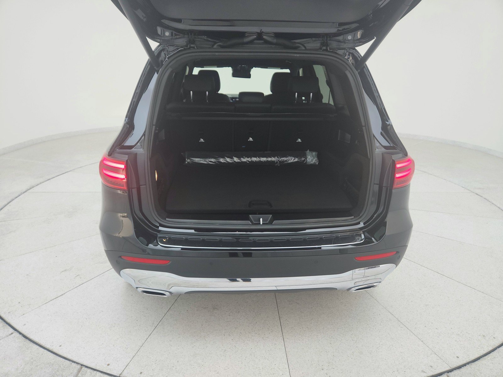 Certified 2024 Mercedes-Benz GLB 250 image 34