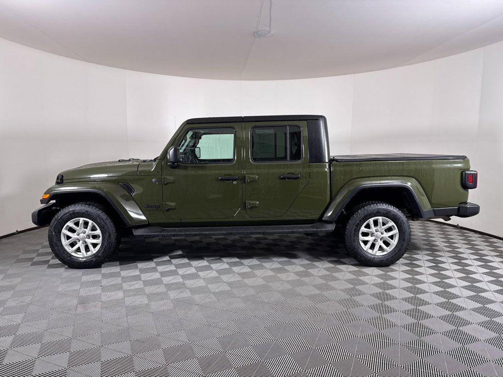 Used 2023 Jeep Gladiator Sport image 10