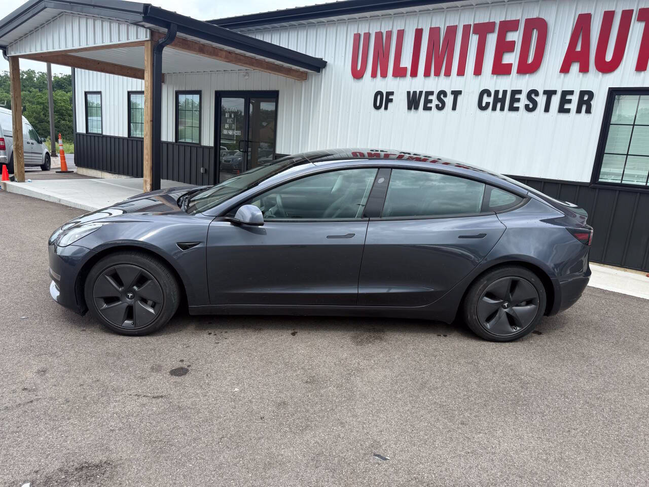 Used 2022 Tesla Model 3 Standard Range RWD image 12