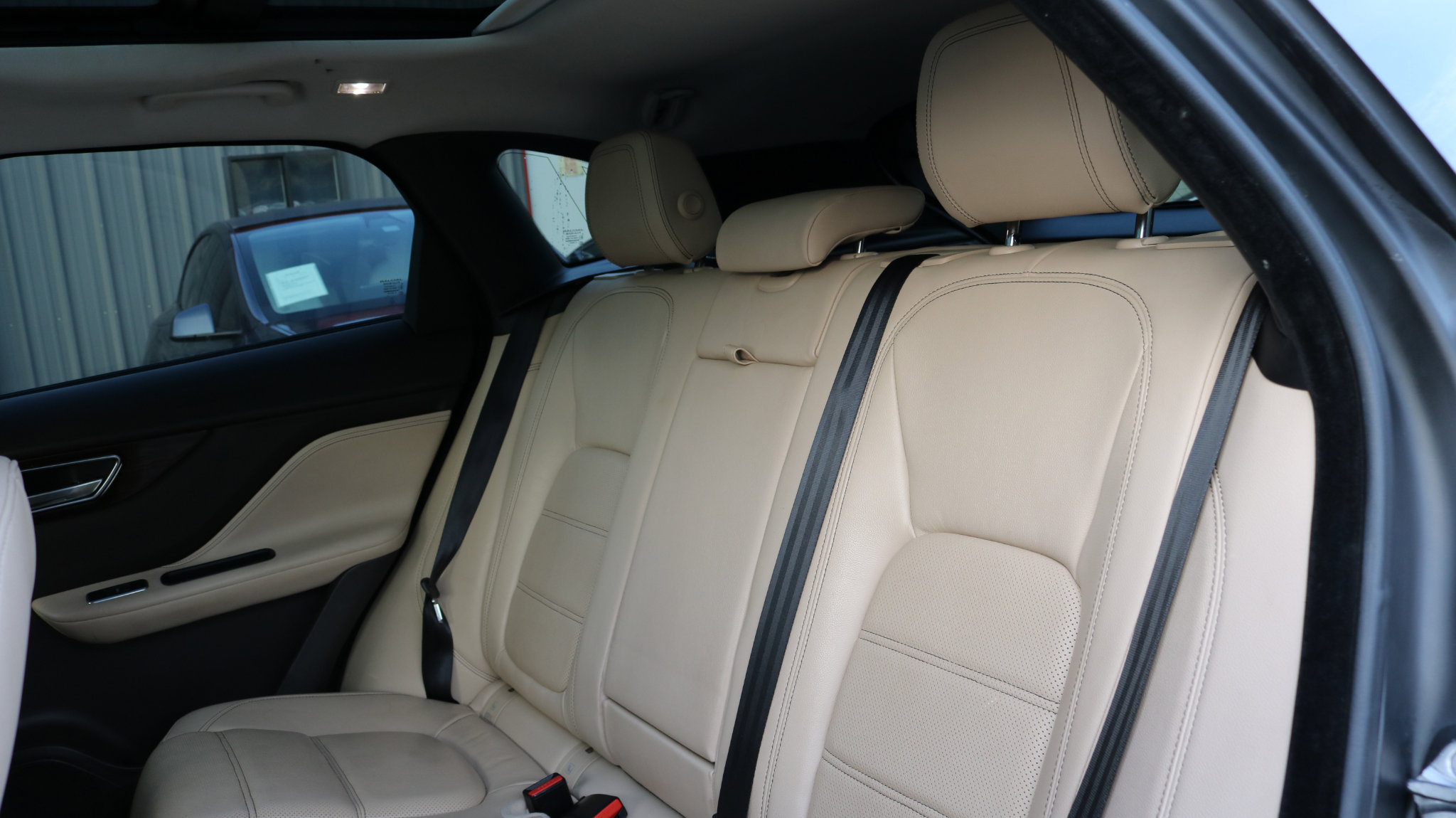 Used 2017 Jaguar F-PACE Prestige image 28