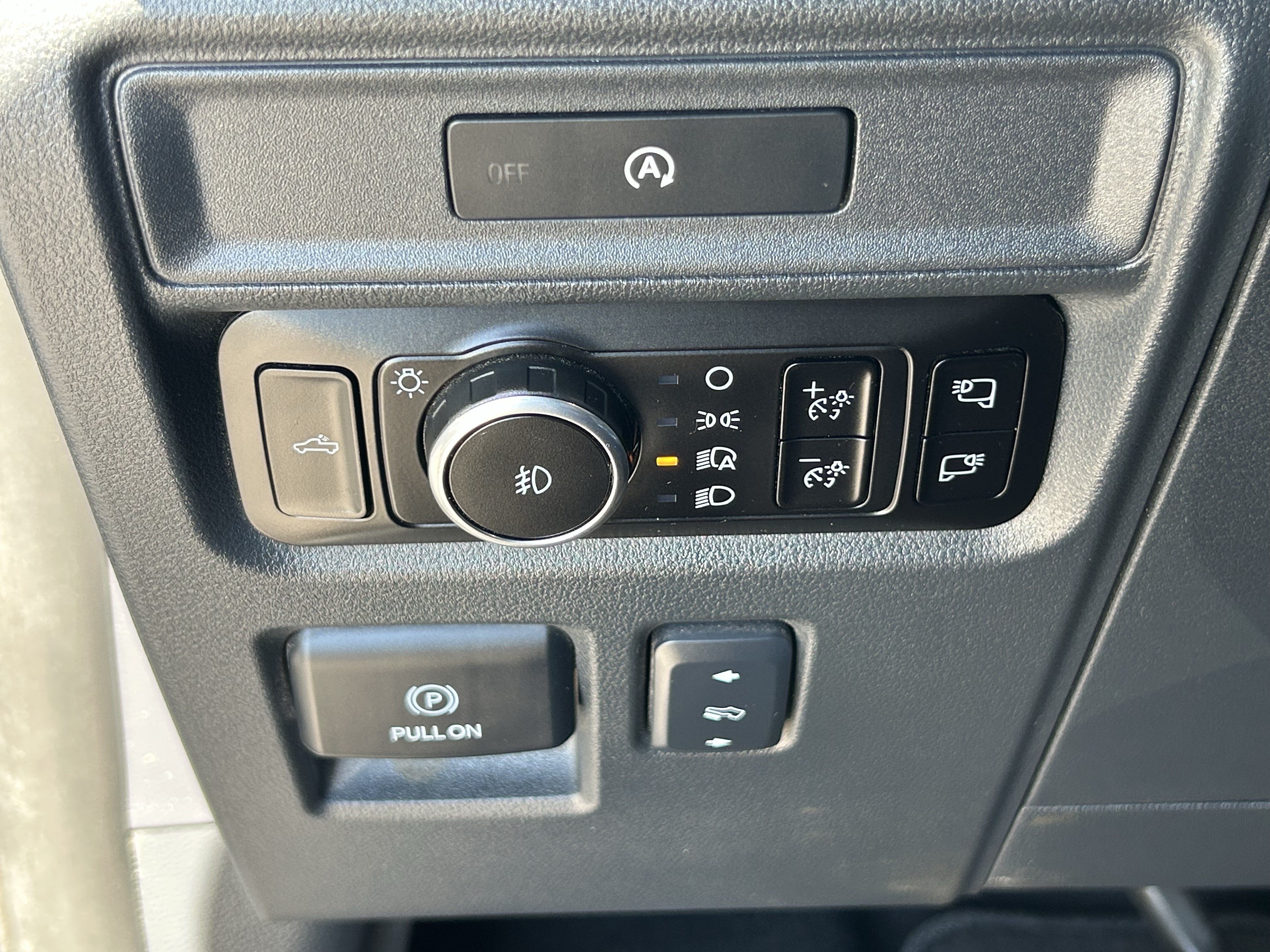 Used 2025 Ford F150 Lariat AWD/4WD image 20